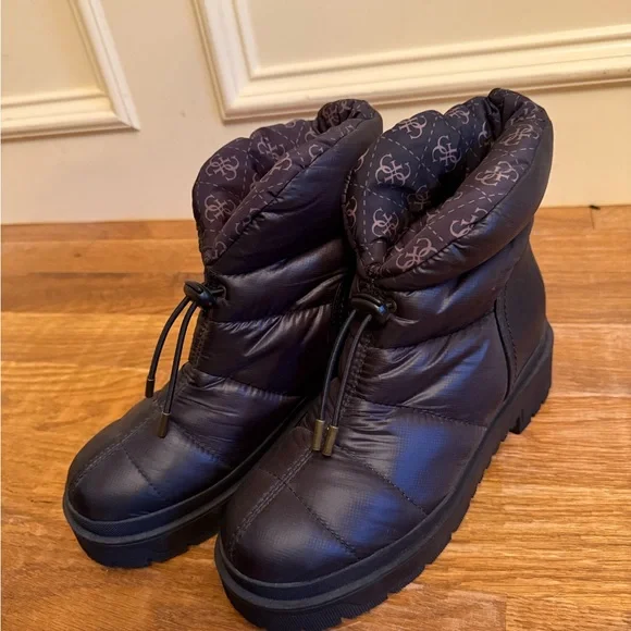 Guess Black Winter Boots with Quilted Design - Picture 5 of 8